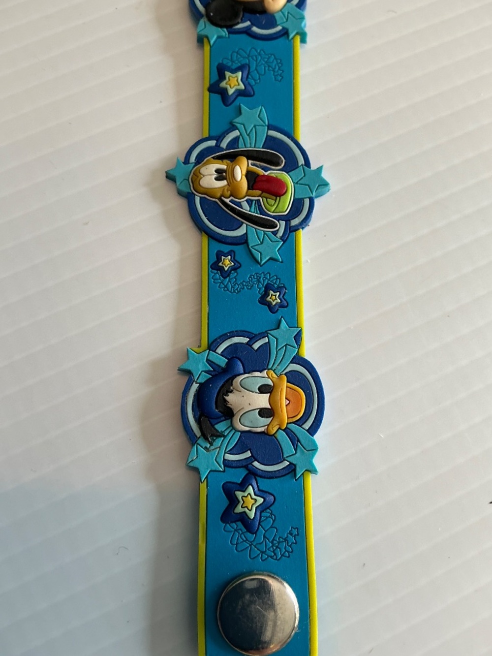 Official Disney Blue Vinyl Snap Bracelet Mickey Donald Goofy Pluto Stars - Picture 3 of 13